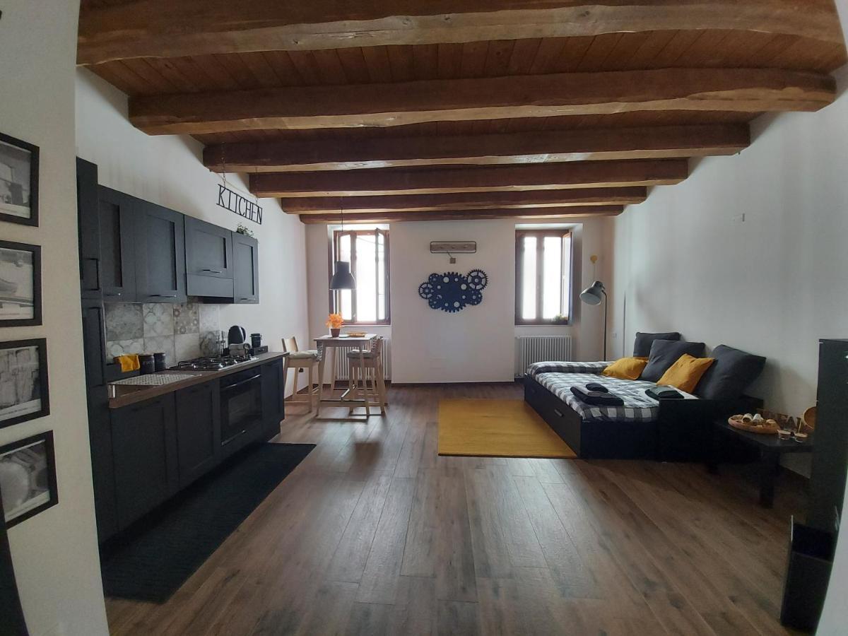 Il Caddi - Caratteristico Monolocale In Pieno Centro Storico Apartment L'Aquila Luaran gambar